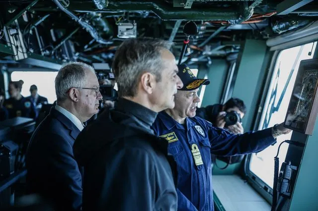 Ο Μητσοτάκης στη φρεγάτα "Κίμων"