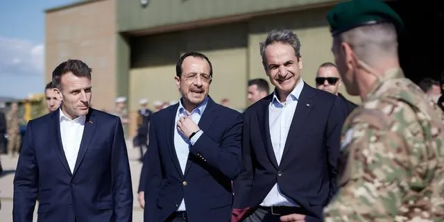 Με πολιτικούς όρους, αν αυτός ο πόλεμος δεν έχει διάρκεια, θα είναι ευκαιρία ανάσας για τον Κυριάκο Μητσοτάκη