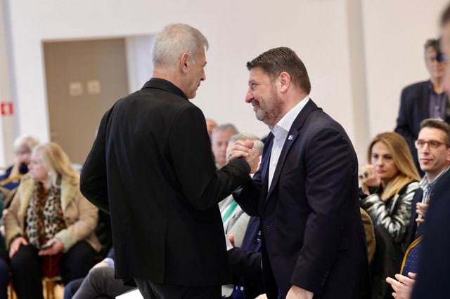 Συνάντηση Χαρδαλιά – Μώραλη στο πλαίσιο του 1ου Συνεδρίου Εθελοντισμού στον Πειραιά