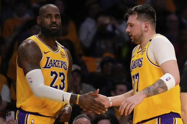 NBA: Κέτα και Μπράουν “καθάρισαν” για τους Σέλτικς, Ντόντσιτς και ΛεΜπρόν για τους Λέικερς