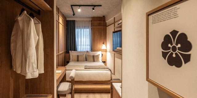 Η Webhotelway πίσω από ένα από τα πιο σωστά τοποθετημένα openings της Αθήνας
