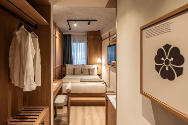 Η Webhotelway πίσω από ένα από τα πιο σωστά τοποθετημένα openings της Αθήνας