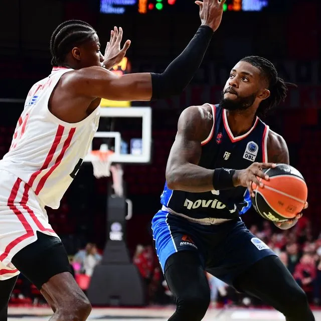 Stoiximan GBL: Πού θα δείτε τις μάχες του Ολυμπιακού, του Παναθηναϊκού AKTOR και την υπόλοιπη δράση