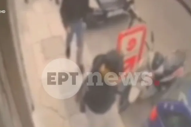 Άγιος Παντελεήμονας: Η στιγμή της διαφυγής των δραστών, αφού μαχαίρωσαν 17χρονο