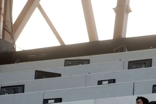 Άδεια δημοσιογραφικά θεωρεία