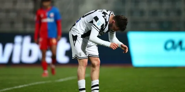 Βόλος – ΠΑΟΚ 2-1: Ο Ουρτάδο σόκαρε τον Δικέφαλο στο 95′ και τον έριξε τρίτο