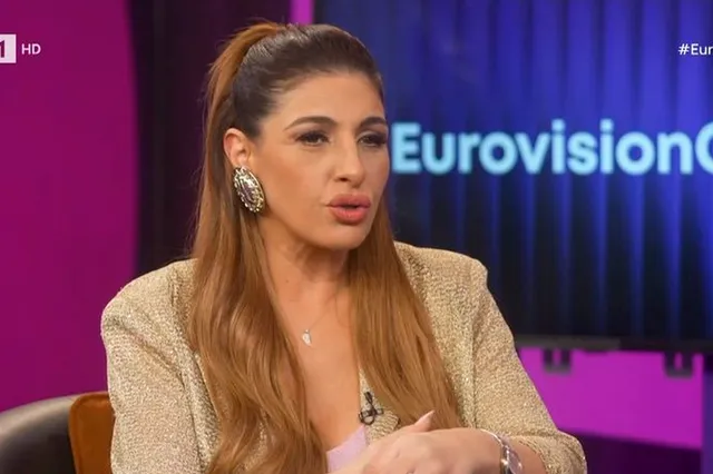 Η Έλενα Παπαρίζου