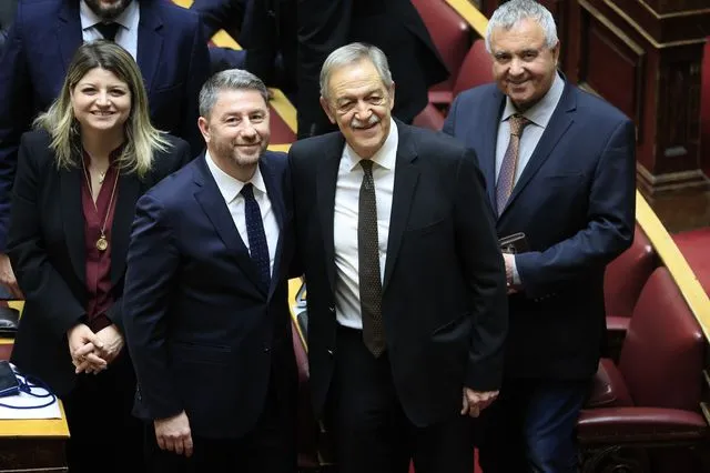 Βουλή: Eκλέχθηκε Δ’ αντιπρόεδρος o Πάρις Κουκουλόπουλος