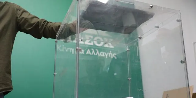 Στιγμιότυπο από τις εσωκομματικές εκλογές του ΠΑΣΟΚ-Κινήματος Αλλαγής για την ανάδειξη 4.000 συνέδρων