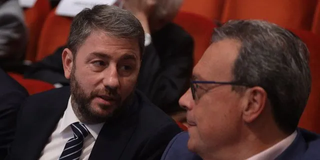 Πρόσκληση Ανδρουλάκη σε Φάμελλο – Χαρίτση για συμμετοχή στο συνέδριο του ΠΑΣΟΚ