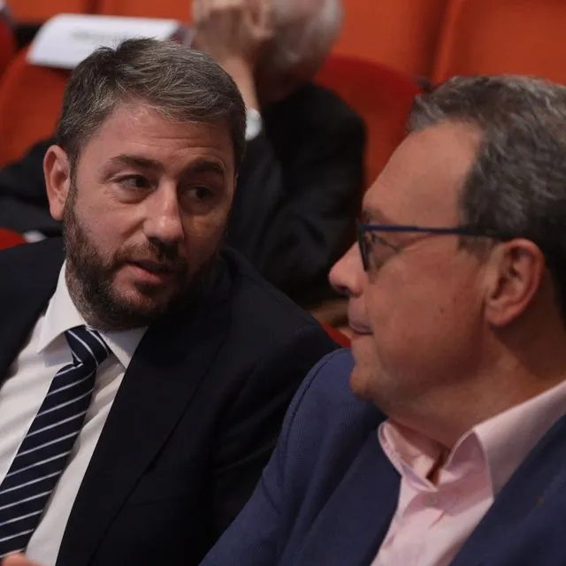 Πρόσκληση Ανδρουλάκη σε Φάμελλο – Χαρίτση για συμμετοχή στο συνέδριο του ΠΑΣΟΚ