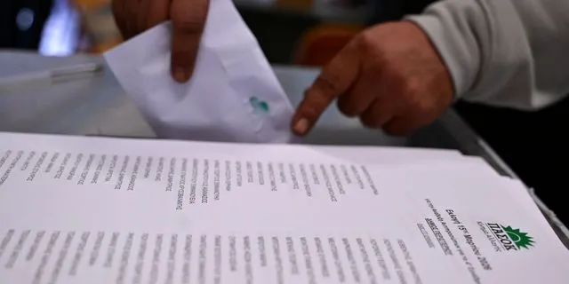 Στιγμιότυπο από τις εσωκομματικές εκλογές του ΠΑΣΟΚ-Κινήματος Αλλαγής για την ανάδειξη 4.000 συνέδρων