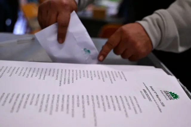 Στιγμιότυπο από τις εσωκομματικές εκλογές του ΠΑΣΟΚ-Κινήματος Αλλαγής για την ανάδειξη 4.000 συνέδρων