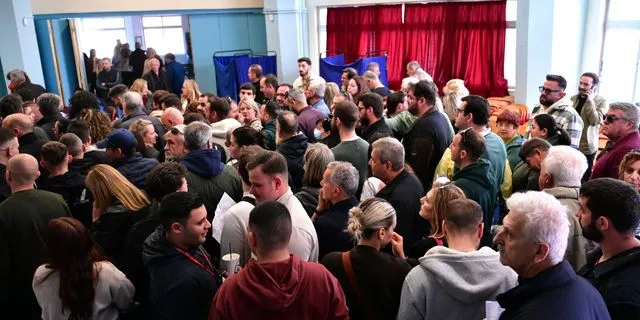 Στιγμιότυπο από τις εσωκομματικές εκλογές του ΠΑΣΟΚ-Κινήματος Αλλαγής για την ανάδειξη 4.000 συνέδρων