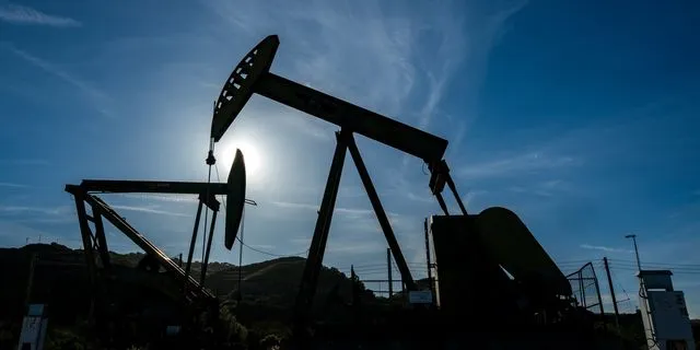 Πετρέλαιο: Εκτοξεύεται ξανά η τιμή του βαρελιού