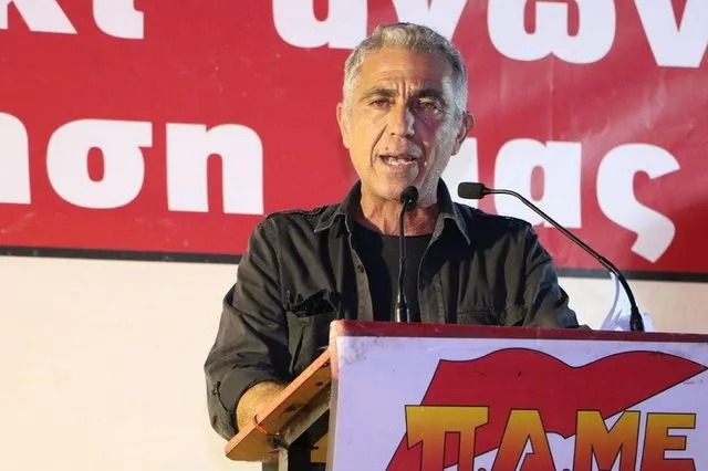 Ο Βασίλης Πετρόπουλος