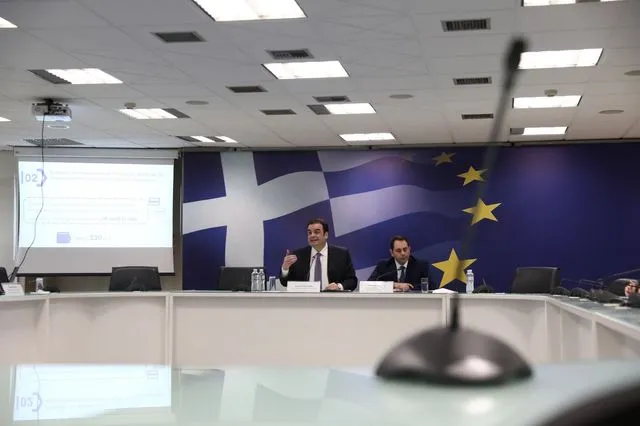 Όλα τα μέτρα για την ενεργειακή κρίση – Τι ισχύει για fuel pass, diesel κίνησης και ακτοπλοϊκά