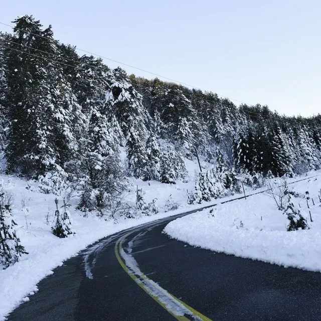 Χιονισμένο τοπίο στη Σμίξη Γρεβενών