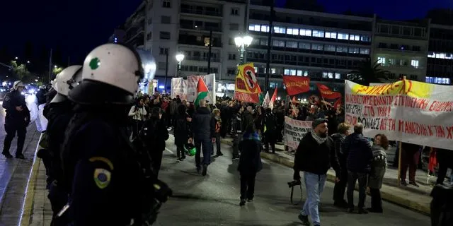 Αντιπολεμικό συλλαλητήριο στο Σύνταγμα