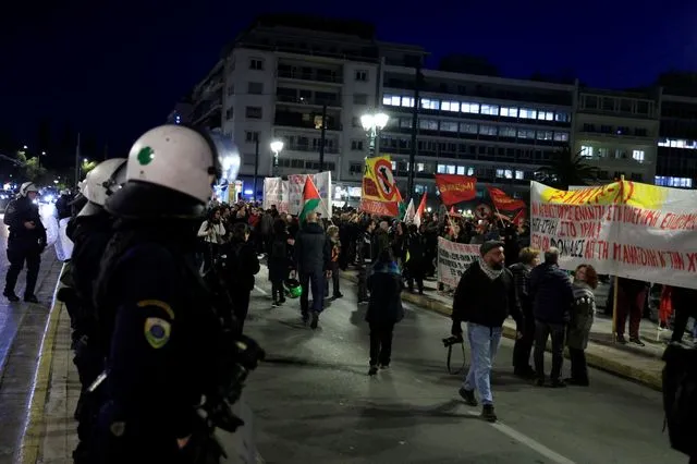 Αντιπολεμικό συλλαλητήριο στο Σύνταγμα