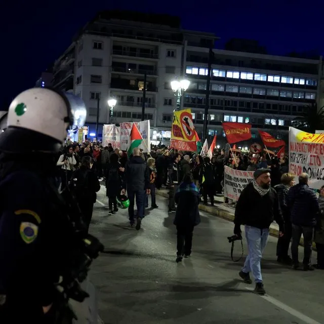 Αντιπολεμικό συλλαλητήριο στο Σύνταγμα