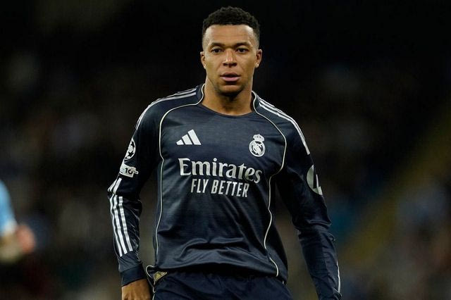 Εμπαπέ: Γκάφα ολκής από τους γιατρούς – Εξέτασαν λάθος γόνατο