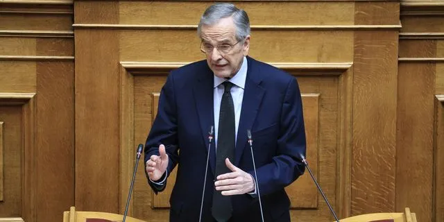 Ο Αντώνης Σαμαράς στο βήμα της Βουλής