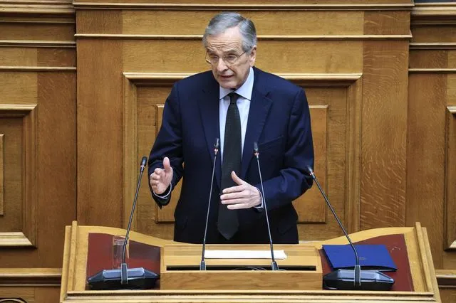 Ο Αντώνης Σαμαράς στο βήμα της Βουλής