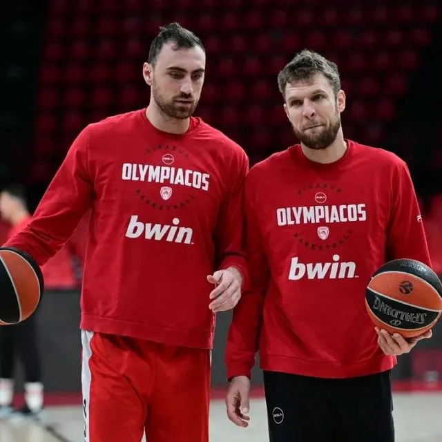 Ολυμπιακός: Κανονικά ο Μιλουτίνοβ με Παναθηναϊκό, αμφίβολος ο Βεζένκοβ