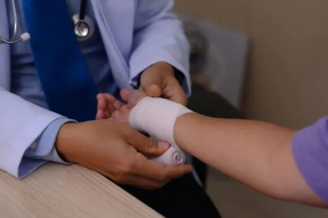 Όταν οι έφηβοι αυτοτραυματίζονται για να “ηρεμήσουν” και να “λυτρωθούν”