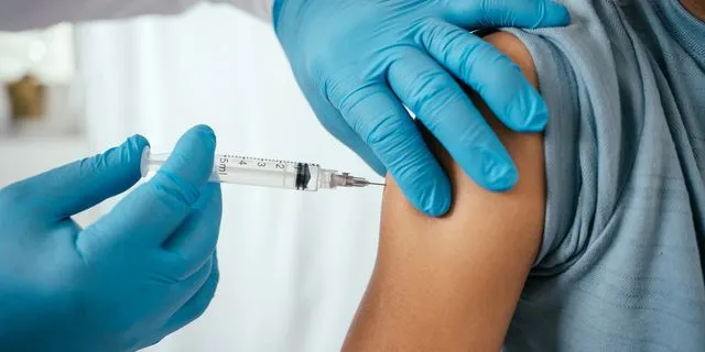 Ερευνητές αποκάλυψαν πόσα παιδιά θα πέθαιναν χωρίς 4 βασικά εμβόλια