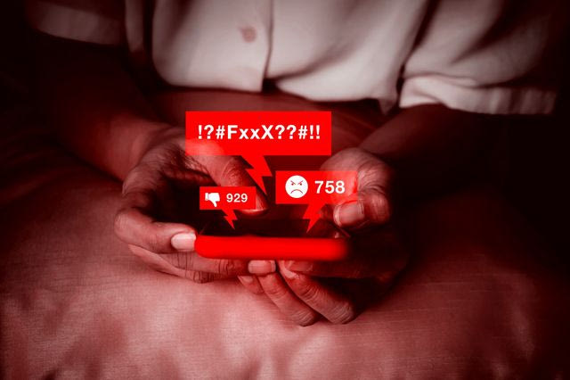 Γιατί είμαστε πιο σκληροί στα social media απ' ό,τι στην πραγματική ζωή