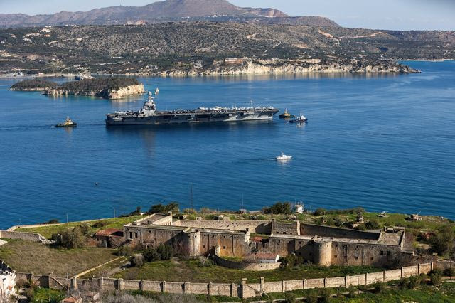 Προσοχή συνιστά η κυβέρνηση στον Κουτσούμπα για τη Σούδα