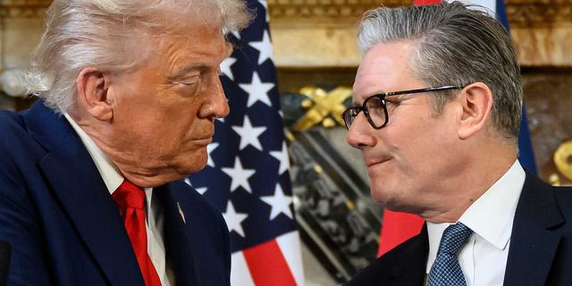 Συνομιλία Στάρμερ και Τραμπ για τη σύγκρουση στη Μέση Ανατολή