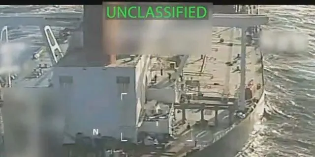 Το χτύπημα του Ιράν σε αμερικανικό τάνκερ – Σιγή από τις ΗΠΑ