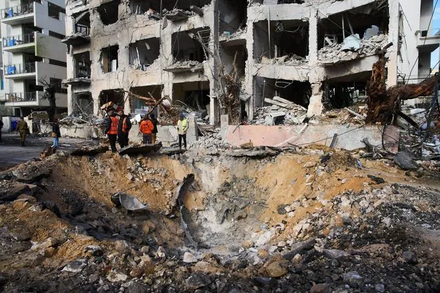 Κατεφαφισμένη πολυκατοικία στο Τελ Αβίβ