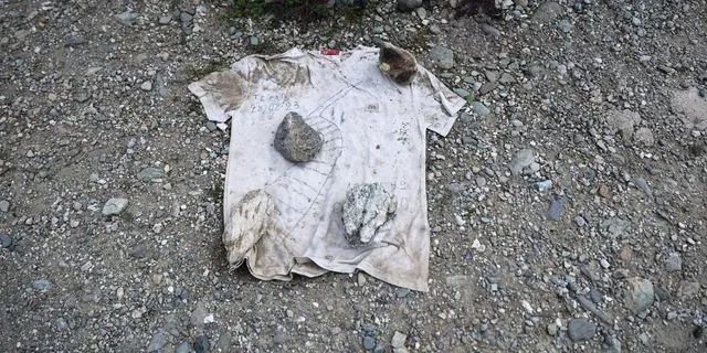 Μνημόσυνο για την τρίτη επέτειο της πολύνεκρης σιδηροδρομικής σύγκρουσης στα Τέμπη το 2023, η οποία στοίχισε τη ζωή σε 57 ανθρώπους