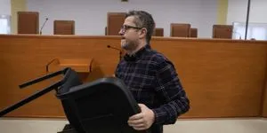 Έναρξη της δίκης του σιδηροδρομικού δυστυχήματος των Τεμπών, στο συνεδριακό κέντρο «Γαιόπολις» του Πανεπιστημίου Θεσσαλίας, Λάρισα