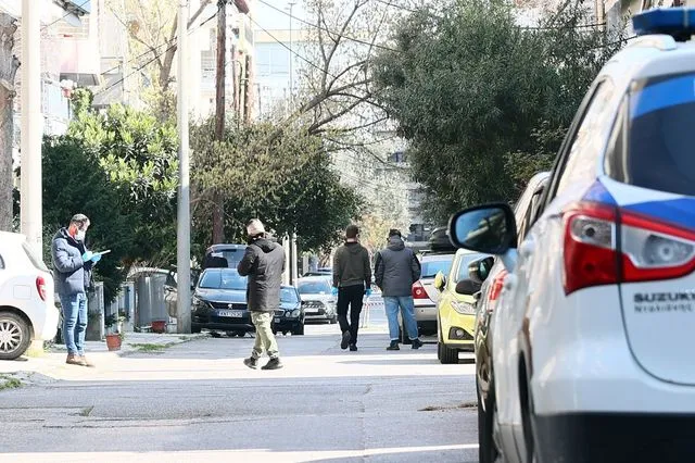 Από το σημείο της δολοφονίας του 20χρονου στην Καλαμαριά