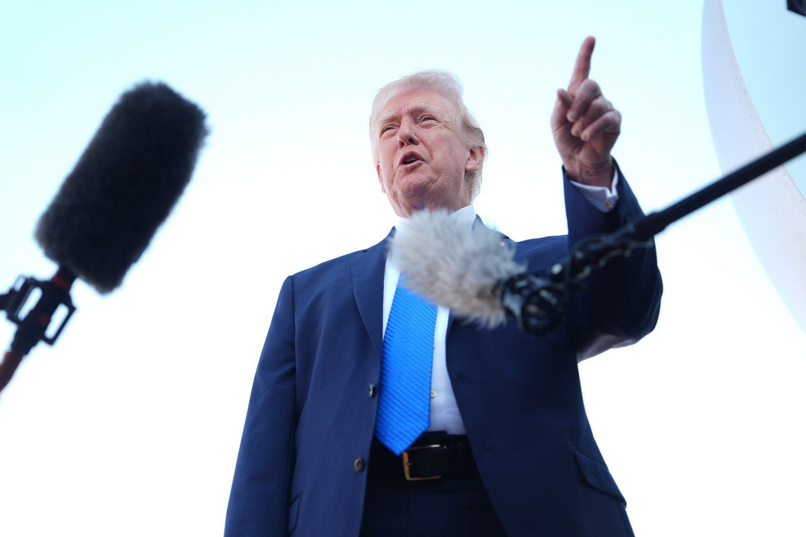 LIVE: Απανωτές διαψεύσεις του Τραμπ από το Ιράν: “Καμία διαπραγμάτευση με τις ΗΠΑ”