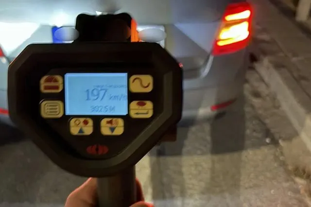 Συνελήφθη 22χρονος που έτρεχε με 197 χλμ./ώρα στην Εθνική Οδό Αθηνών-Λαμίας