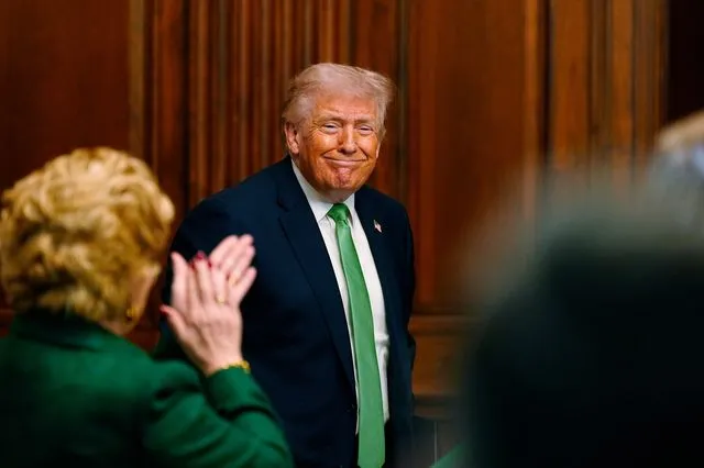 Τραμπ: “Να επανεξετάσουμε τη συμμετοχή μας στο ΝΑΤΟ – Κάνουν ένα ανόητο λάθος”