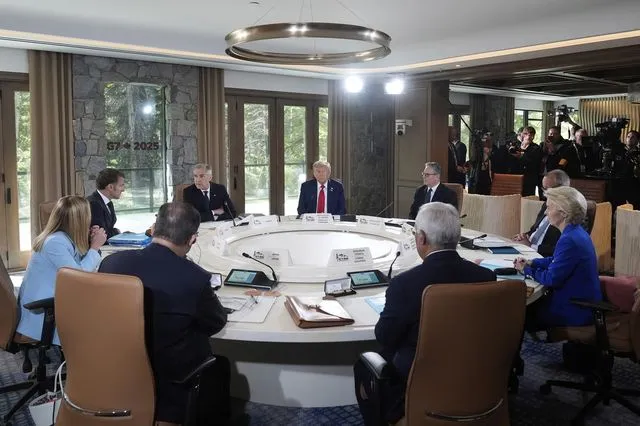 Η ΕΕ πληρώνει τον τυχοδιωκτισμό του Τραμπ στο Ιράν