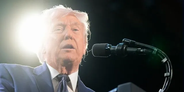 Συνέντευξη Τύπου Τραμ για τον πόλεμο στη Μέση Ανατολή