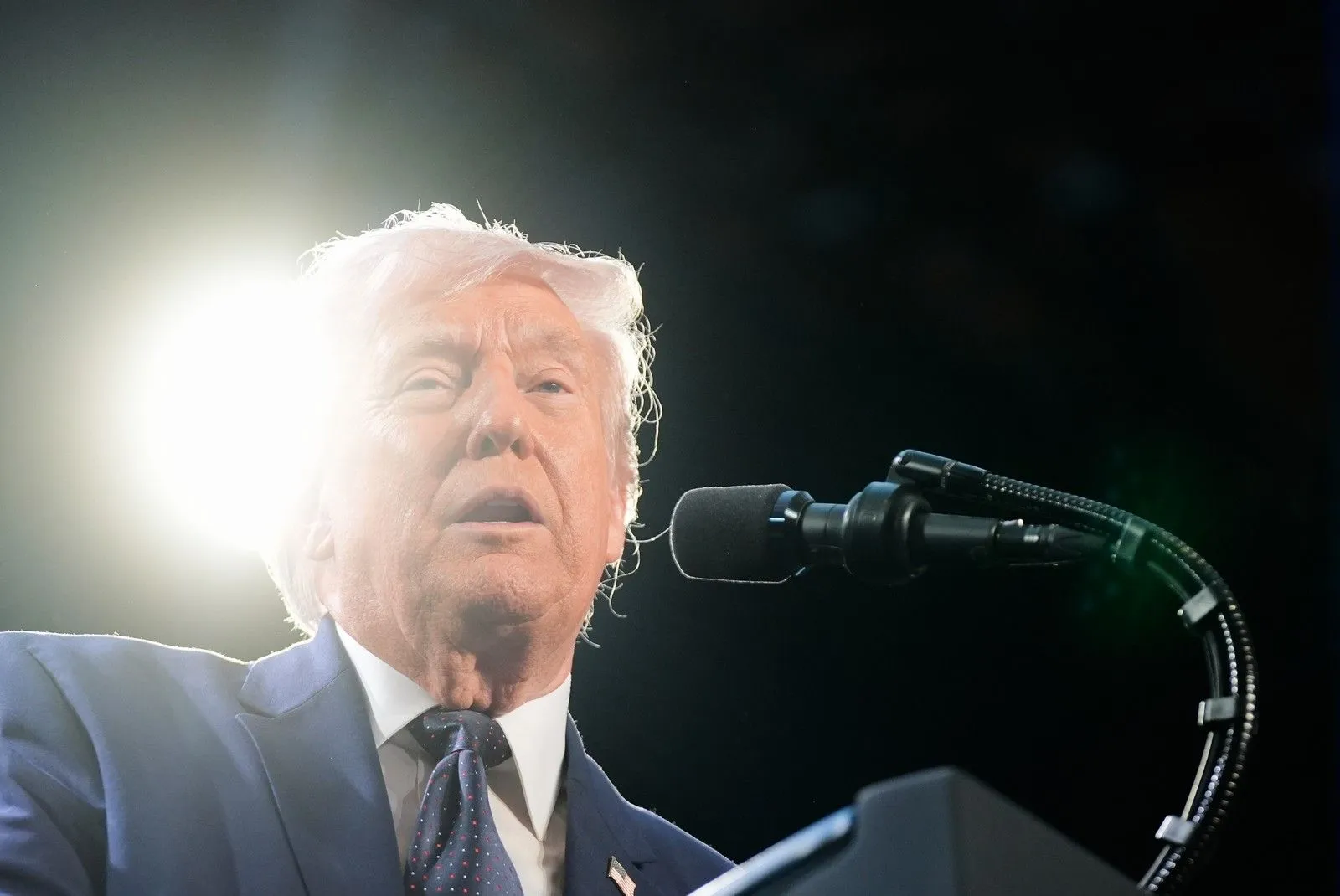 Ο Τραμπ βλέπει το τέλος του πολέμου να πλησιάζει και ρίχνει ευθύνες στο Ιράν