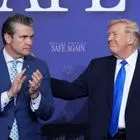 O Τραμπ “έδειξε” τον Χέγκσεθ ως υπεύθυνο για την έναρξη του πολέμου στο Ιράν – Βίντεο