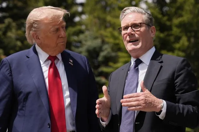 Ντόναλντ Τραμπ και Κιρ Στάρμερ