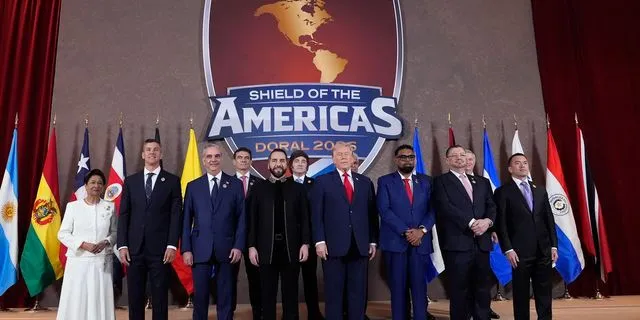 Τραμπ: Ανακοίνωσε συνασπισμό για την “εξάλειψη” των καρτέλ στη Λατινική Αμερική