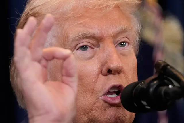 Κορυφαίος Ιρανός αξιωματούχος απειλεί τον Τραμπ – “Προσέξτε μήπως εξοντωθείτε εσείς”