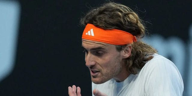 Έξαλλος ο Τσιτσιπάς με τον διαιτητή: “Θα έπρεπε να ντρέπεσαι για τον εαυτό σου”